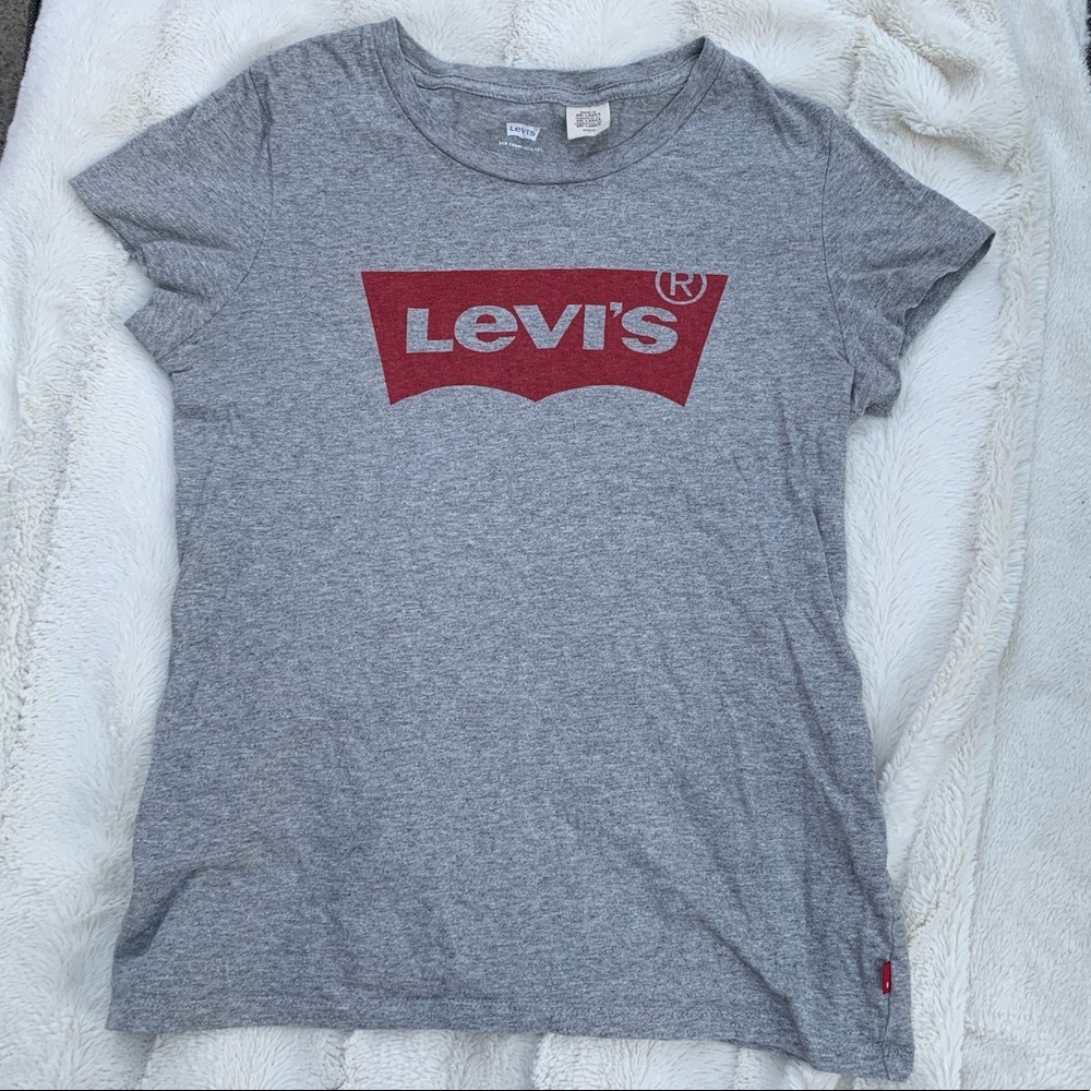 ✨3/$25✨Levi’s Logo T-shirt